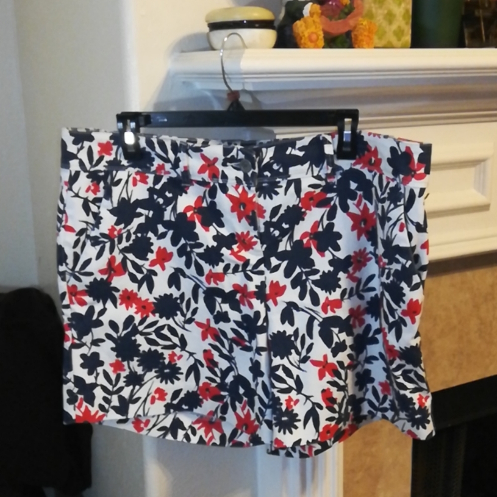 🌊 Women's Red, White & Blue Shorts 🌊